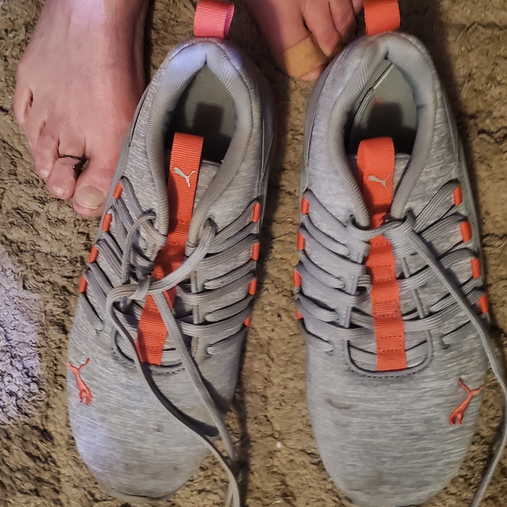 Puma Men’s Light Gray Sneakers with Orange Details